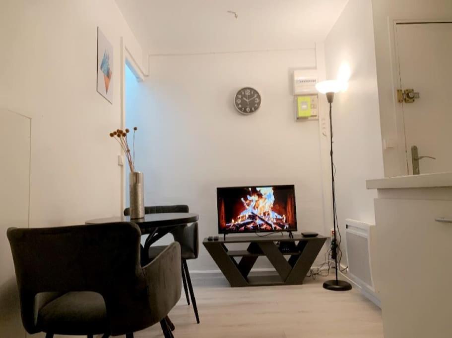 Coquet Appartement 2 Pieces Alfortville Dış mekan fotoğraf